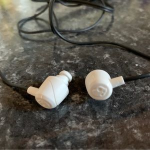 Skullcandy corded ear buds